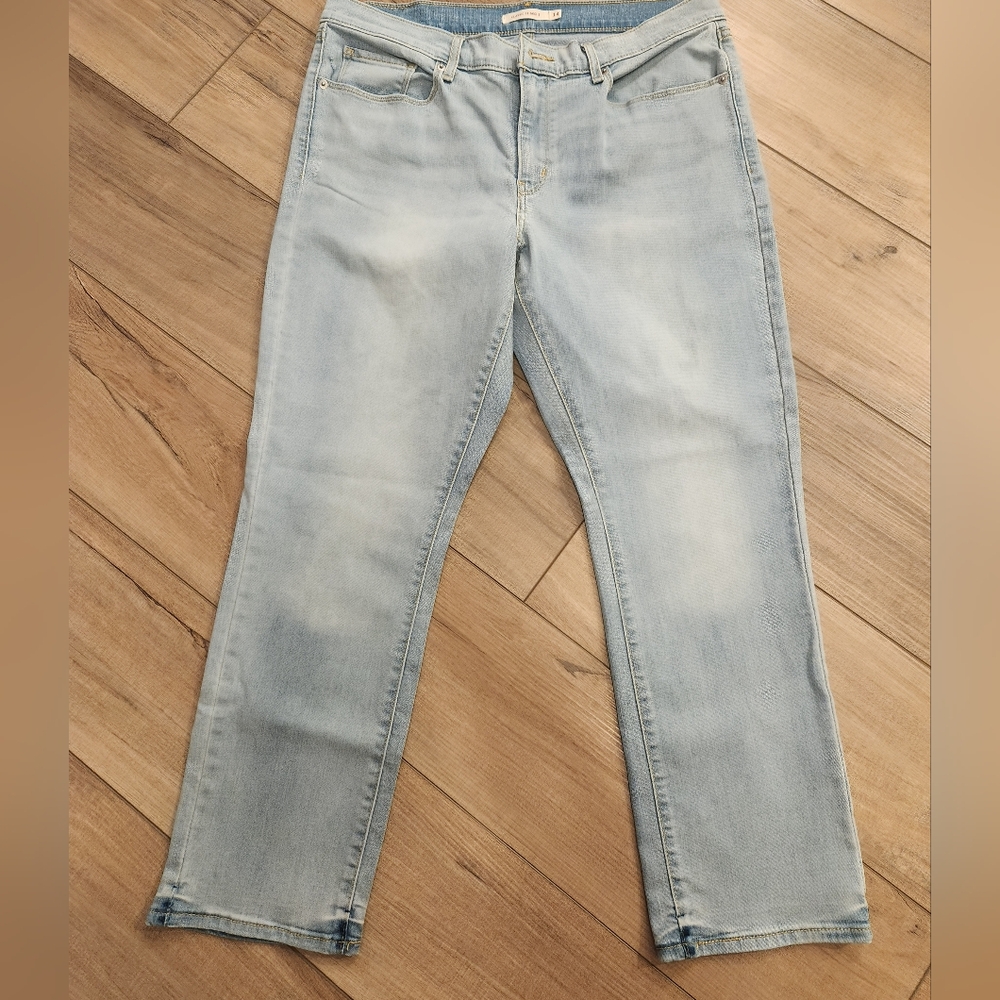 Womens Levis